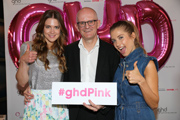 Laura Berlin, Rudi Meicht, Direktor ghd Deutschland, und Cathy Hummels beim ghd und DKMS Life Pink Charity Lunch am 08.06.2016 in München (©Foto: Gisela Schober/Getty Images für ghd Presse)